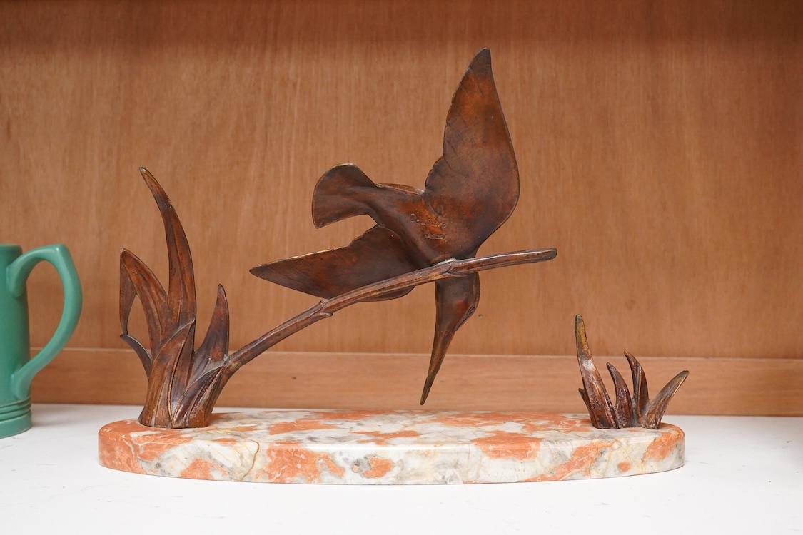A French Art Deco bronze kingfisher after Dautrive, signed, on marble plinth, 22cm high